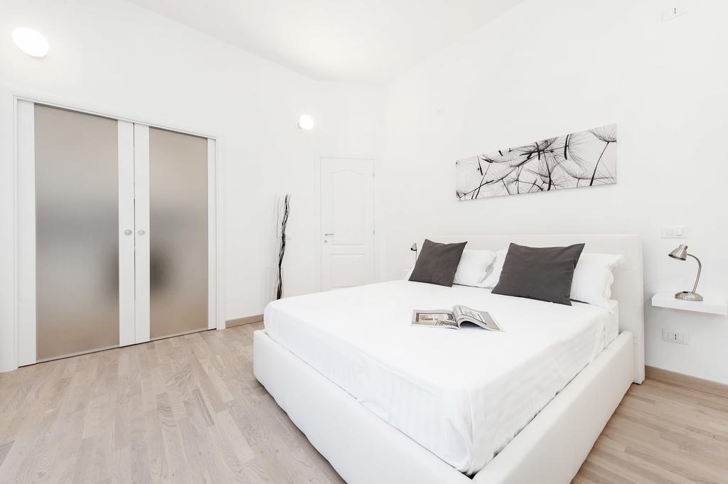 White Flat Colosseo Rome Bilik gambar